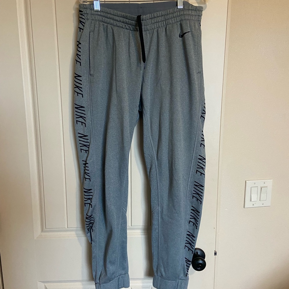 Women’s nike sweats!!